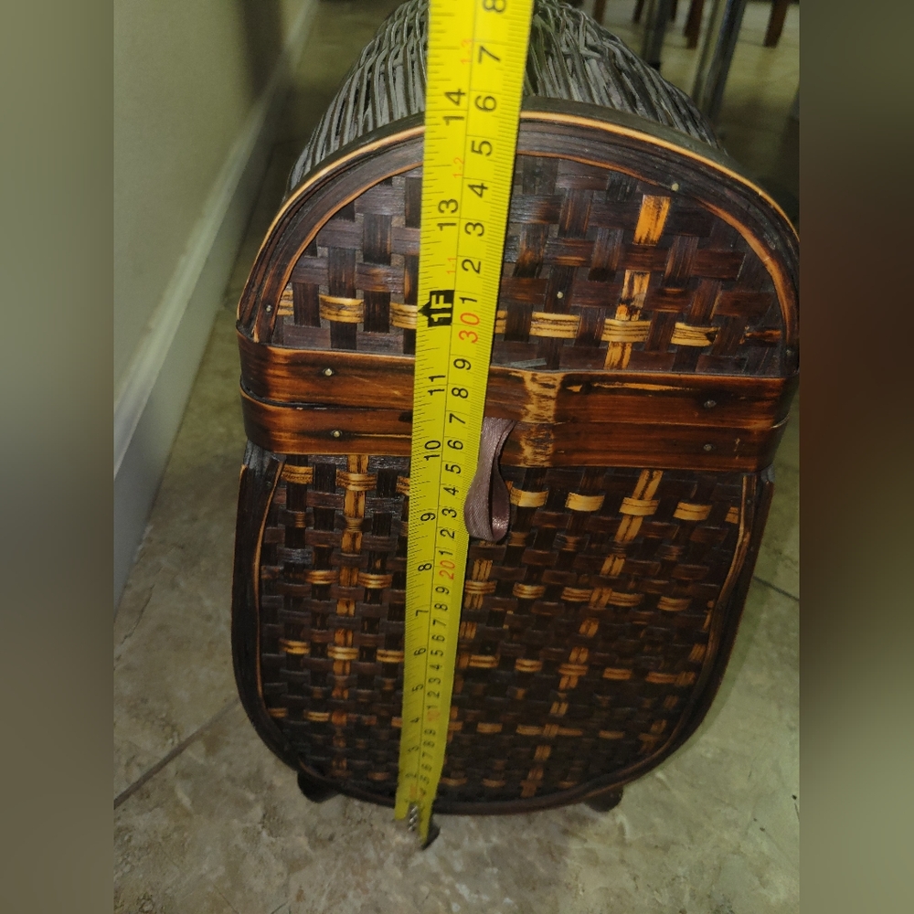 Vintage Wooven Treasure Box Carry Tote - Picture 7 of 9